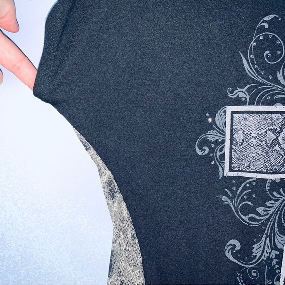 Hybrid Cross Animal Print Back Shirt - Picture 9 of 14